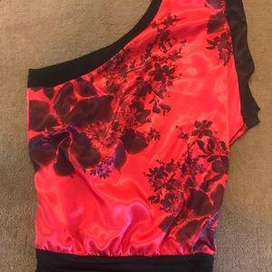 One shoulder top
